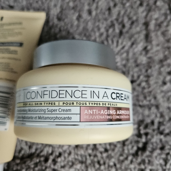 IT Cosmetics Confidence in a Cleanser and Cream.  Price is for 3. NEVER USED! - Picture 5 of 7